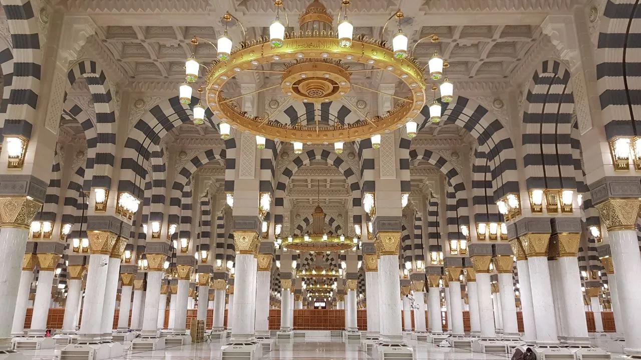 4 Star Umrah Package UK – Affordable Comfort and a Blessed Journey with Alhaddi Travel